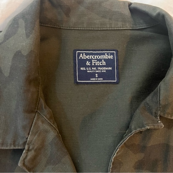 Abercrombie Camo Shacket Jacket size Men's Small - Picture 2 of 8
